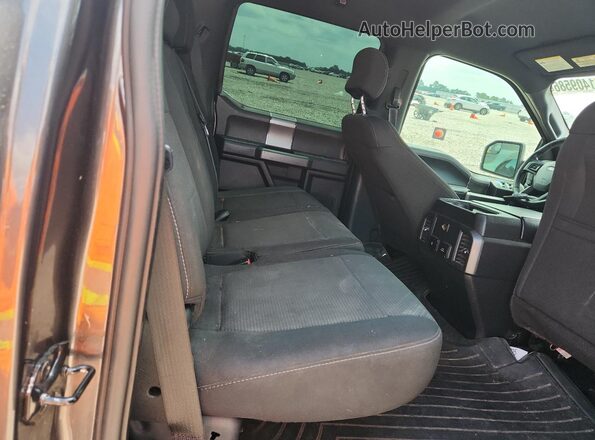 1FTEW1EF0HFB05041 2017 FORD F150 Gray Vista de los asientos traseros