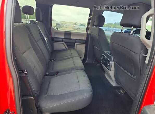 1FTEW1EP1HKD93524 2017 FORD F150 Red Vista de los asientos traseros