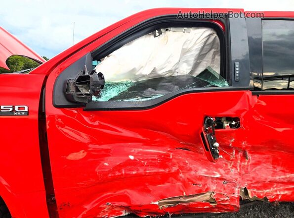 1FTEW1EP3JFA92977 2018 FORD F150 Красный Вид салона спереди