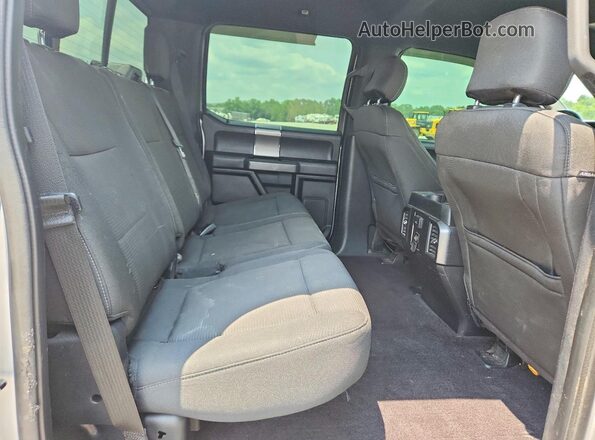 1FTEW1EP4GFC17655 2016 FORD F150 Silver Widok tylnych siedzeń