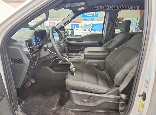 1FTEW1EP7NFA66372 2022 FORD F150 White Front interior view