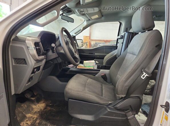 1FTEW1EP7PKD48554 2023 FORD F150 Белый Вид салона спереди