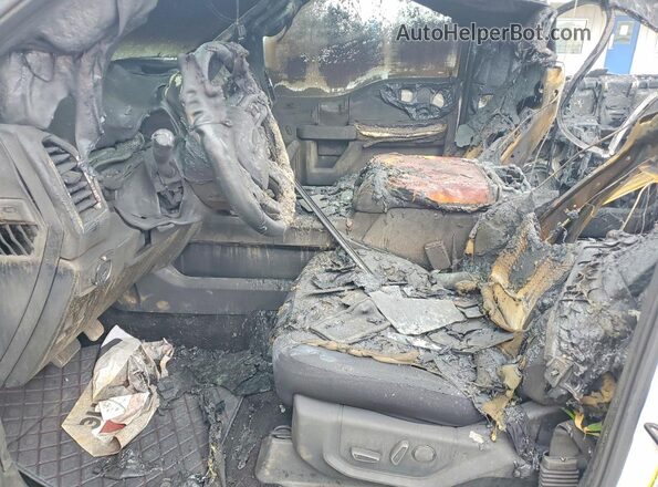 1FTEW1EP8GFC06786 2016 FORD F150 White Widok wnętrza z przodu