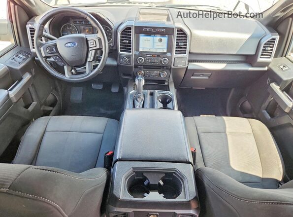 1FTEW1EP8HFA85565 2017 FORD F150 Gray Widok deski rozdzielczej