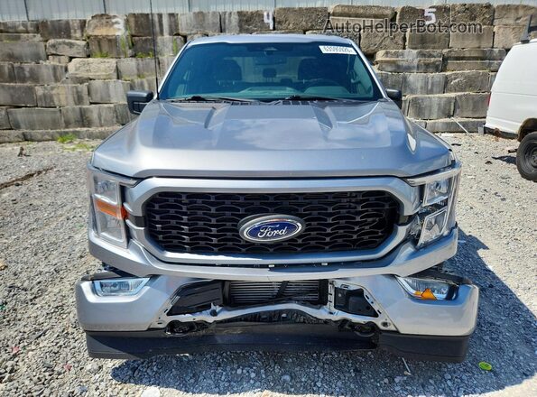 1FTEW1EP8NKD64548 2022 FORD F150 Silver Widok z przodu