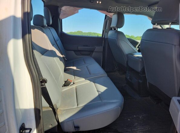 1FTEW1LP0RKD44478 2024 FORD F150 White Vista de los asientos traseros