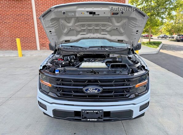 1FTEW2LPXSKF60608 2025 FORD F150 Белый Вид панели приборов