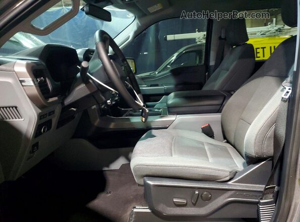 1FTEW3LP2RKD56353 2024 FORD F150 Silver Вид салону спереду
