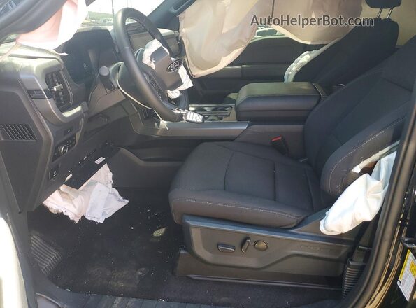 1FTEW3LP4TFA00650 2026 FORD F150 Black Вид салону спереду