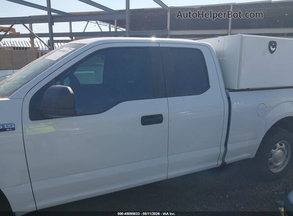 1FTEX1C50JKF16105 2018 FORD F150 White Rear interior view