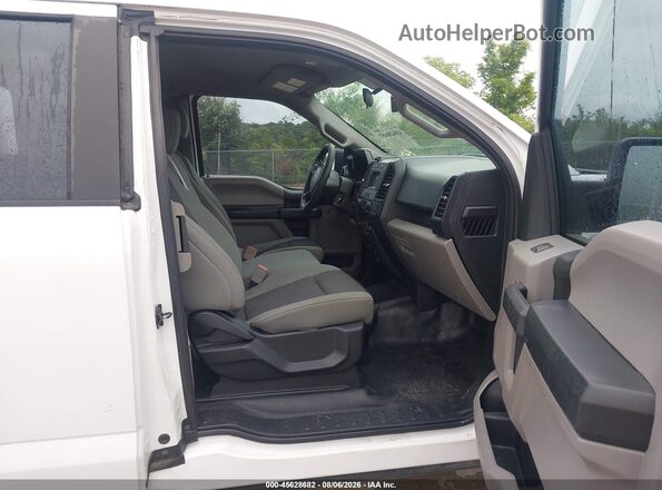 1FTEX1C51JKF23354 2018 FORD F150 White Widok wnętrza z przodu