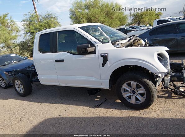 1FTEX1C51NFA50537 2022 FORD F150 White სალონის 360-გრადუსიანი ხედი