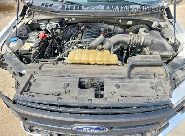 1FTEX1C55KKF09071 2019 FORD F150 White Rear interior view