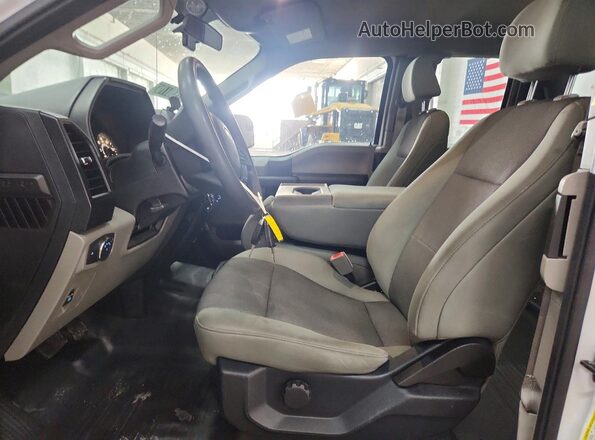1FTEX1C56JKF06002 2018 FORD F150 Белый Вид салона спереди