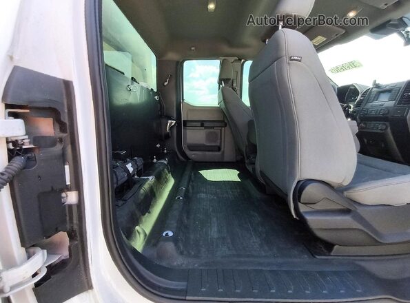 1FTEX1C5XLKE43201 2020 FORD F150 White Widok tylnych siedzeń