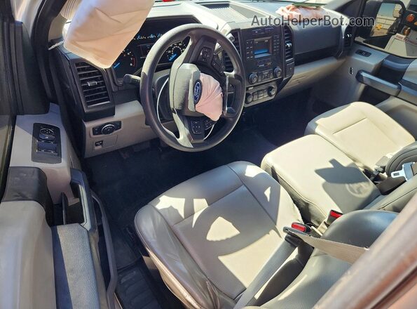 1FTEX1C80GKD97619 2016 FORD F150 White Առջևի վահանակի տեսք