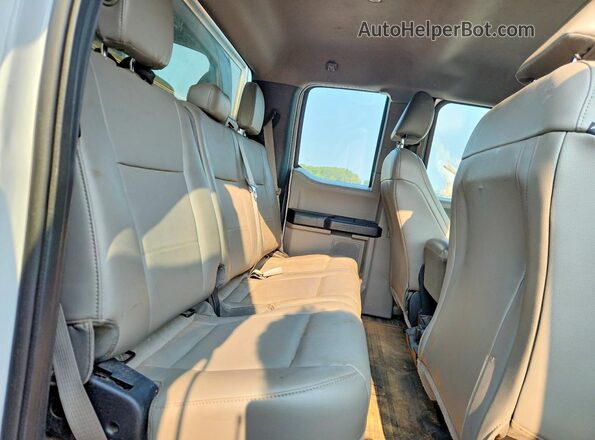 1FTEX1C82GFB19717 2016 FORD F150 White Vista de los asientos traseros