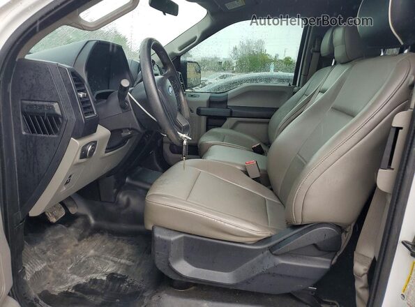 1FTEX1C84HFA21516 2017 FORD F150 White Սալոնի դիմացի տեսք