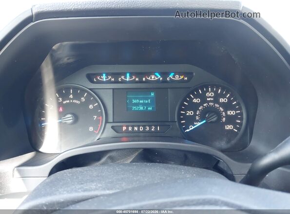 1FTEX1C88HKD49724 2017 FORD F150 Белый Вид задних сидений