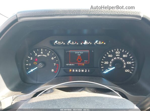 1FTEX1CB0JKE82057 2018 FORD F150 Белый Вид задних сидений