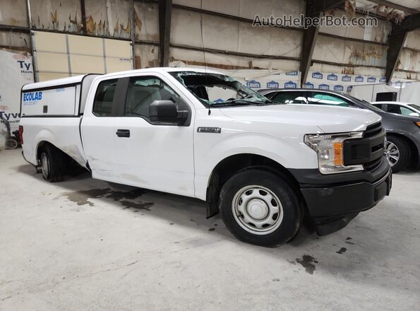 1FTEX1CB0JKF29524 2018 FORD F150 White Widok wnętrza z tyłu
