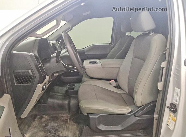 1FTEX1CB9JKG02972 2018 FORD F150 Silver Vista interior delantera