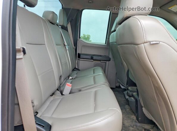 1FTEX1CF1HKE55690 2017 FORD F150 White Widok tylnych siedzeń