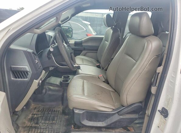 1FTEX1CF4HKC66970 2017 FORD F150 Белый Вид салона спереди