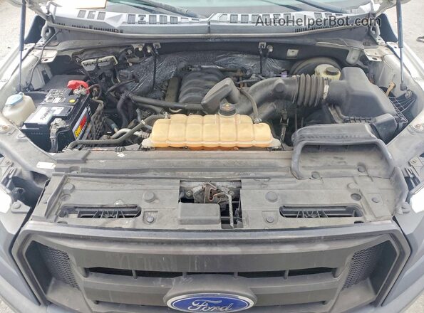 1FTEX1CF4HKC66970 2017 FORD F150 Белый Вид задней части салона