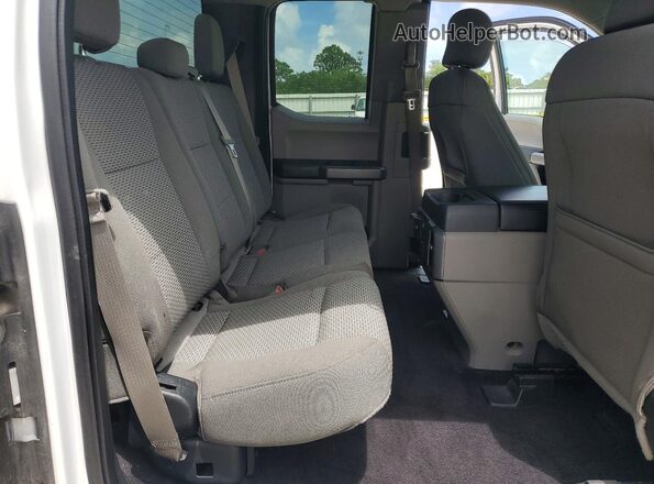 1FTEX1CF6HFB30574 2017 FORD F150 Белый Вид задних сидений