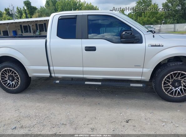 1FTEX1CP2HFB98363 2017 FORD F150 Gray Widok wnętrza z tyłu
