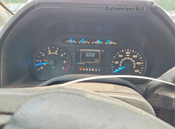 1FTEX1CP2HKC15802 2017 FORD F150 White Widok zestawu wskaźników