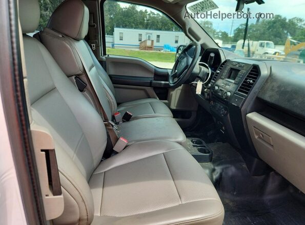1FTEX1CP2HKC15802 2017 FORD F150 White Widok tylnych siedzeń