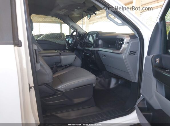 1FTEX1CP2PKG19648 2023 FORD F150 Белый Вид салона спереди