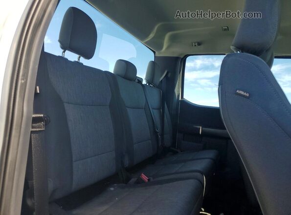 1FTEX1CP9NKF05644 2022 FORD F150 White Widok tylnych siedzeń
