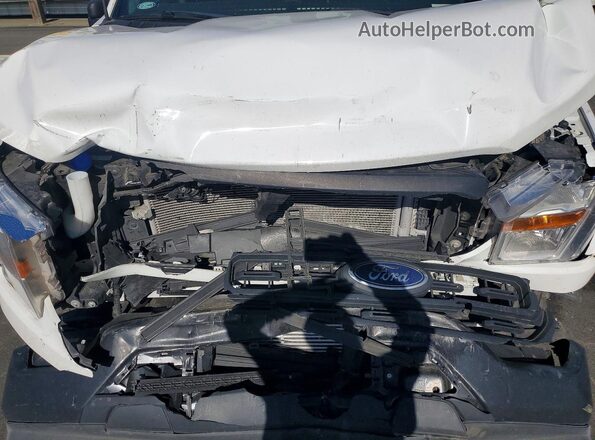 1FTEX1CP9NKF05644 2022 FORD F150 White Widok wnętrza z tyłu