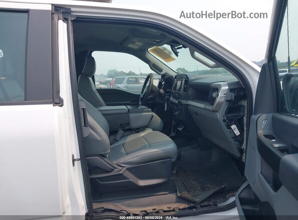 1FTEX1EB9NKE65230 2022 FORD F150 White Front interior view