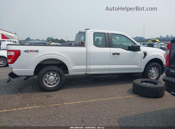 1FTEX1EB9NKE65230 2022 FORD F150 White Rear interior view