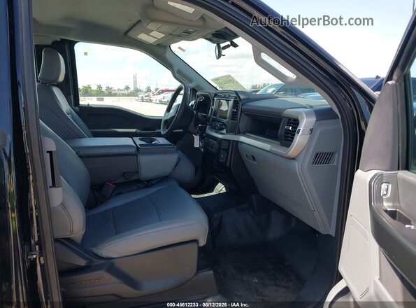 1FTEX1EB9PKF80624 2023 FORD F150 Black Widok wnętrza z przodu
