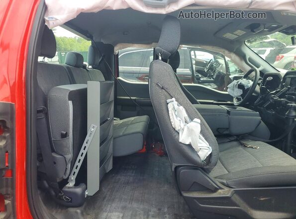 1FTEX1EBXNKE29577 2022 FORD F150 Red Rear seats view