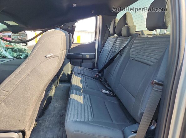 1FTEX1EP2NKE61676 2022 FORD F150 Silver Rear seats view
