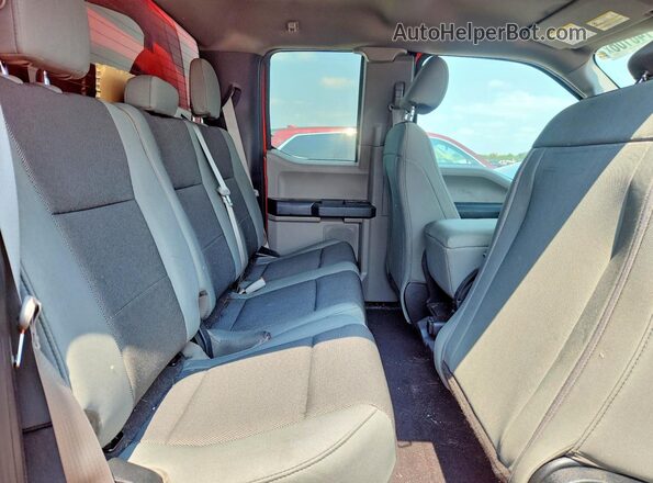 1FTEX1EP3KKD07618 2019 FORD F150 Red Vista de los asientos traseros