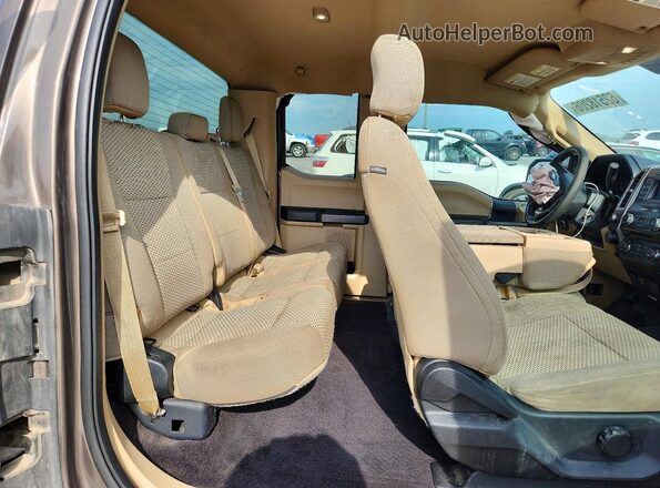 1FTEX1EP6HKC47651 2017 FORD F150 Tan Vista de los asientos traseros