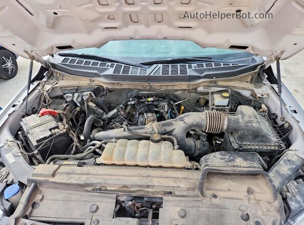 1FTEX1EP7NFA69981 2022 FORD F150 Silver Rear interior view