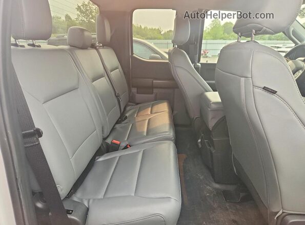 1FTEX1KP9SKD62675 2025 FORD F150 White Rear seats view