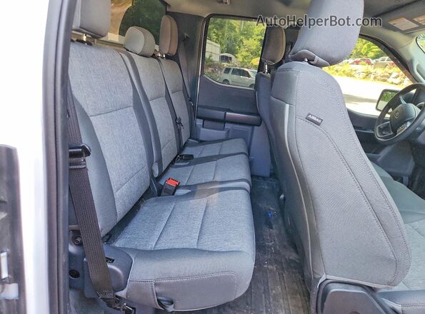 1FTEX1LP9RKE07008 2024 FORD F150 White Rear seats view