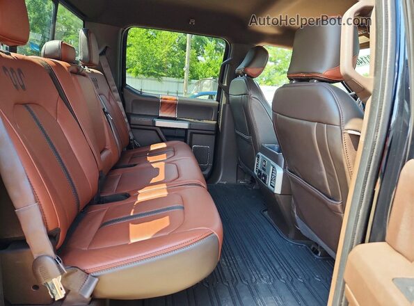 1FTFW1E17JFD72840 2018 FORD F150 Black Widok tylnych siedzeń