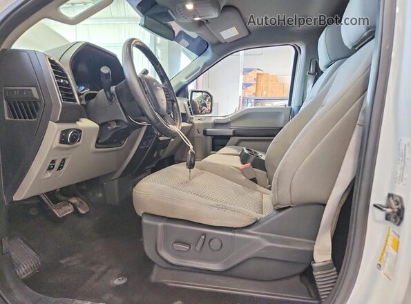 1FTFW1E53KKF33051 2019 FORD F150 Белый Вид салона спереди