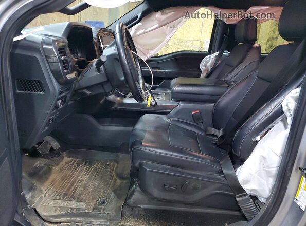 1FTFW1E54PFD11778 2023 FORD F150 Silver Widok wnętrza z przodu
