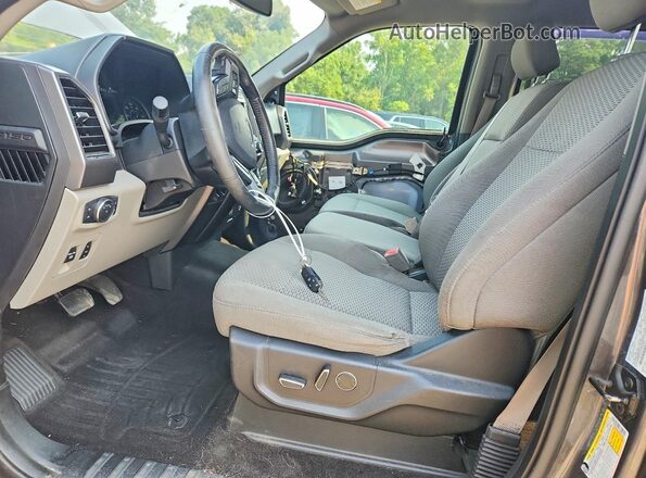 1FTFW1E57JFD25293 2018 FORD F150 Gray წინა სალონის ხედი